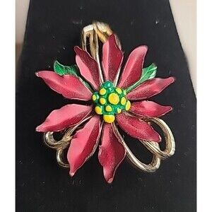 Vintage POINSETTIA CHRISTMAS Flower Brooch Pin Gold Tone